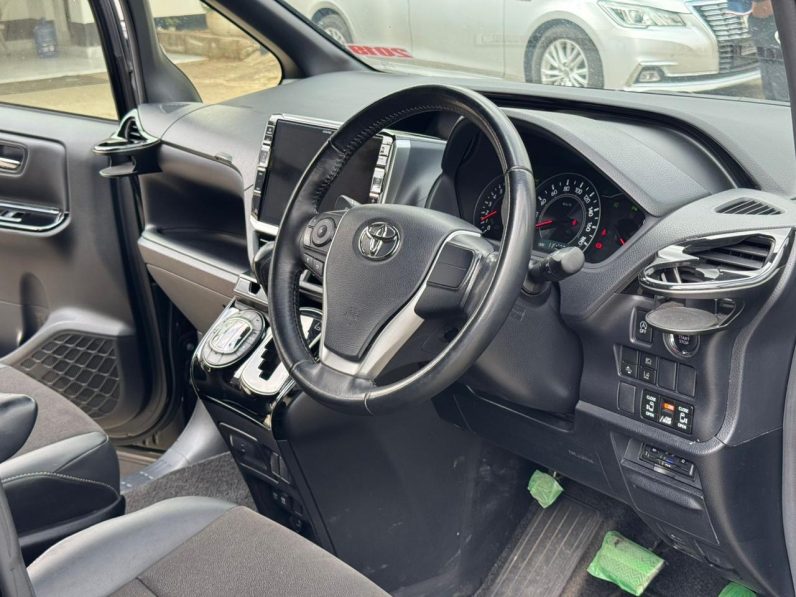 
								Toyota Noah full									