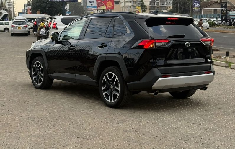 
								Toyota Rav4 Adventure full									