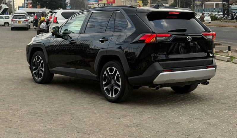 
								Toyota Rav4 Adventure full									