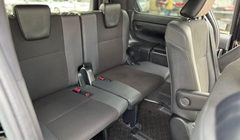 
								Toyota Noah full									