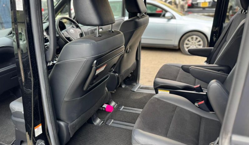 
								Toyota Noah full									