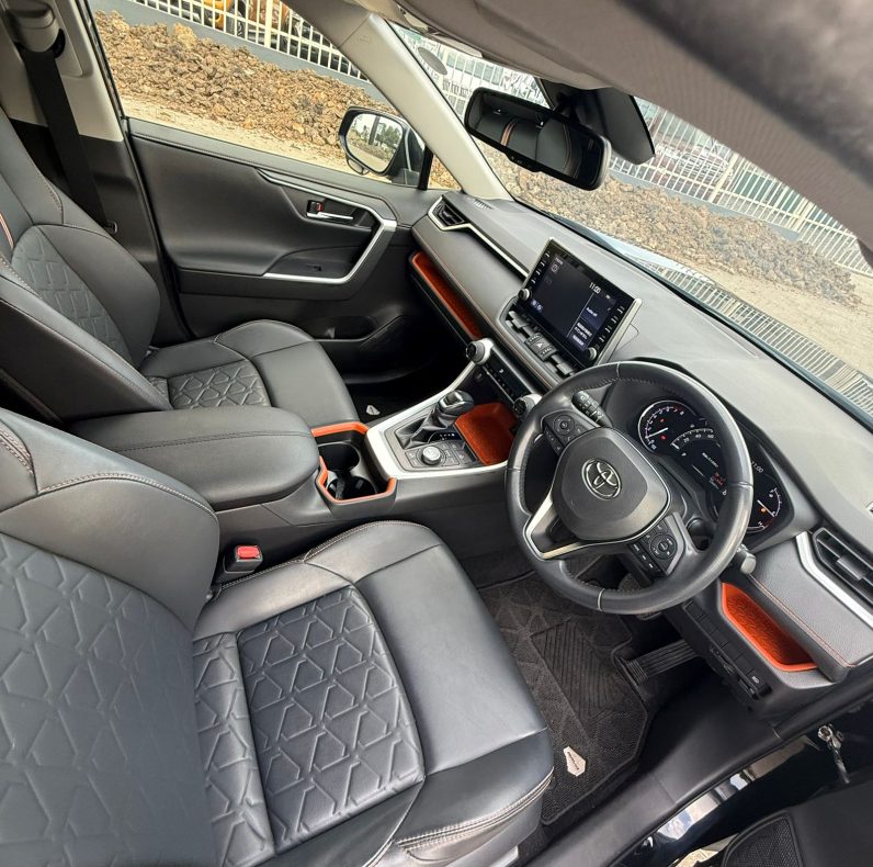 
								Toyota Rav4 Adventure full									