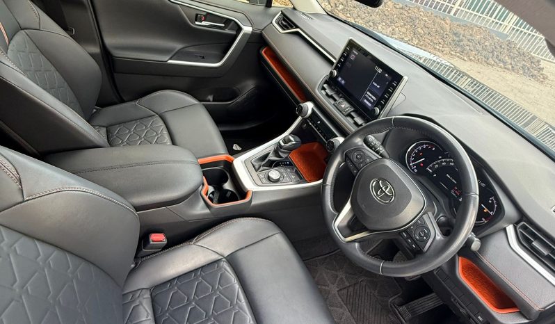 
								Toyota Rav4 Adventure full									