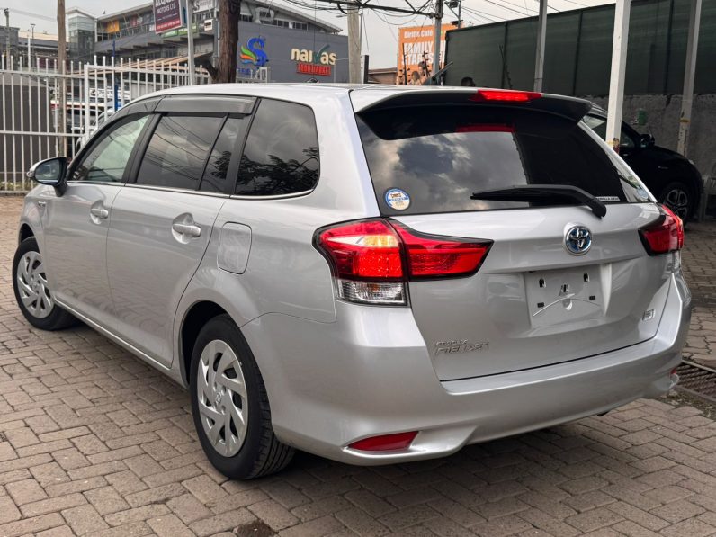 
								Toyota Fielder full									