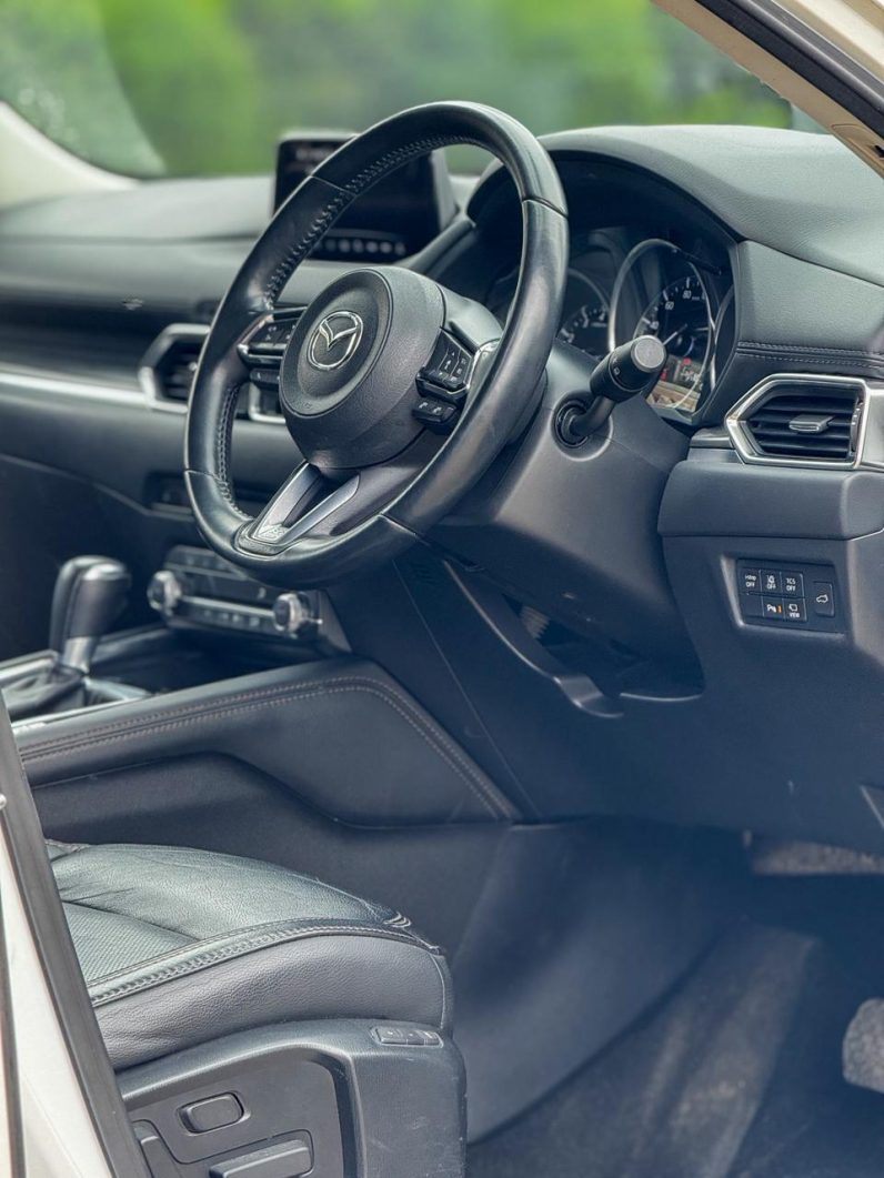 
								Mazda CX-5 full									