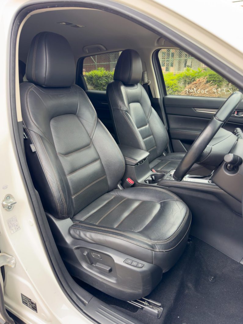 
								Mazda CX-5 full									
