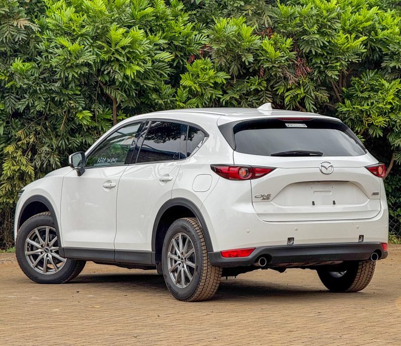 
								Mazda CX-5 full									