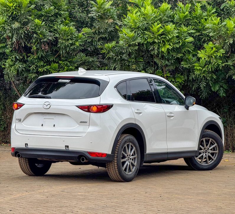 
								Mazda CX-5 full									