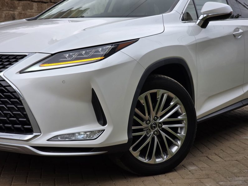 
								Lexus RX300 full									