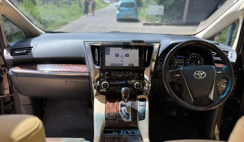 
								Toyota Alphard full									