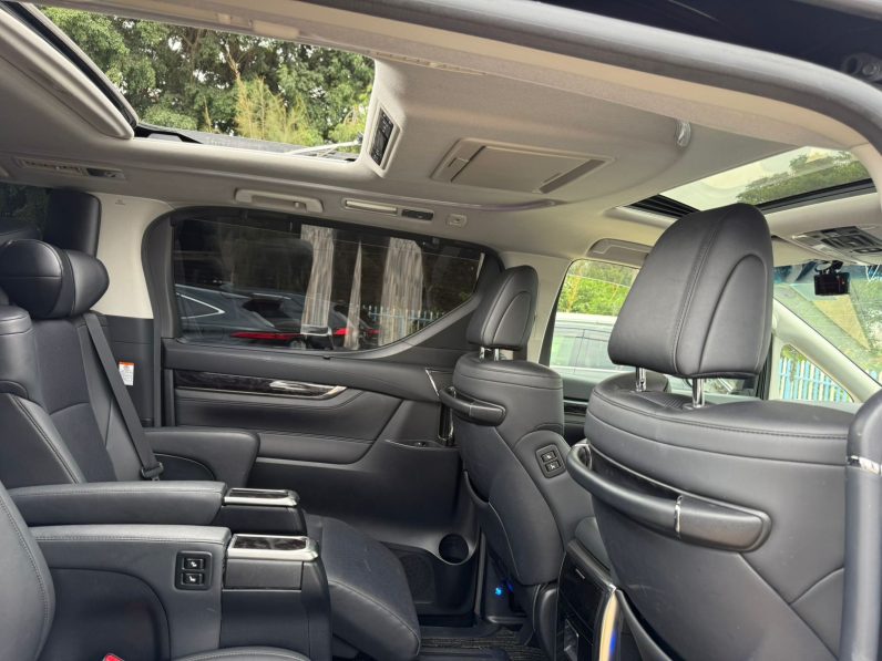
								Toyota Alphard full									