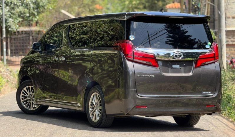 
								Toyota Alphard full									