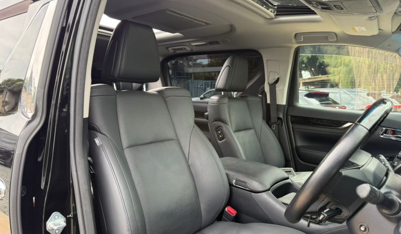 
								Toyota Alphard full									