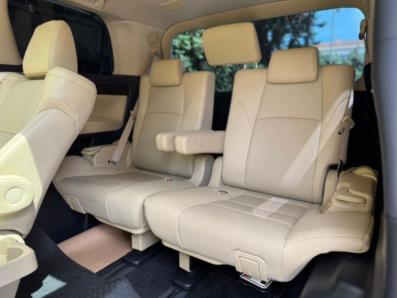 
								Toyota Alphard full									