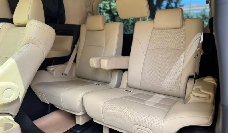 
								Toyota Alphard full									