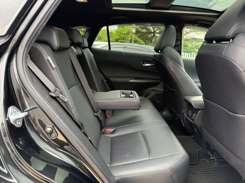 
								Toyota Harrier full									