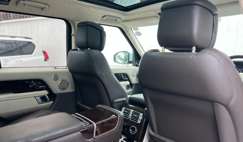 
								Range Rover Vogue full									