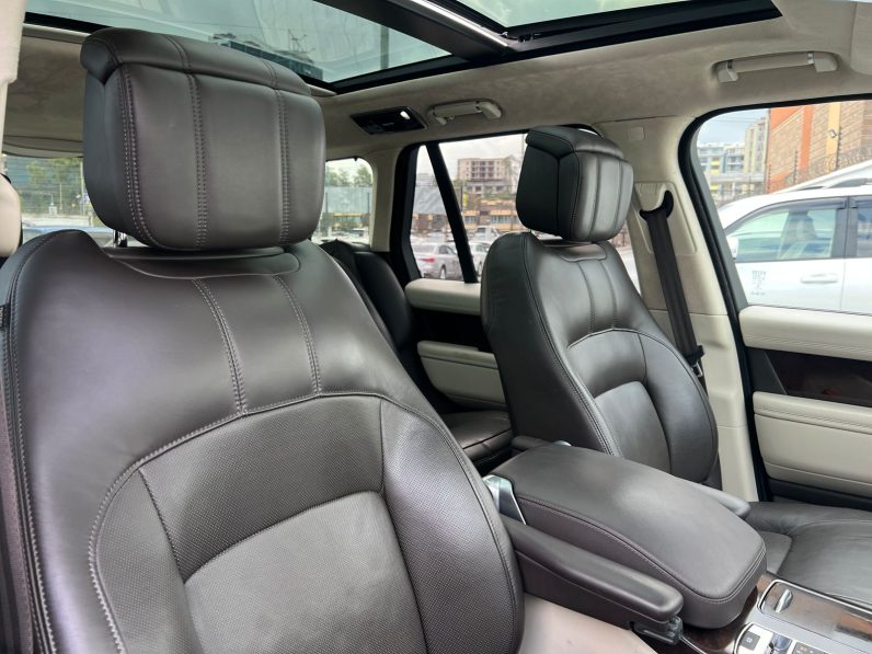 
								Range Rover Vogue full									