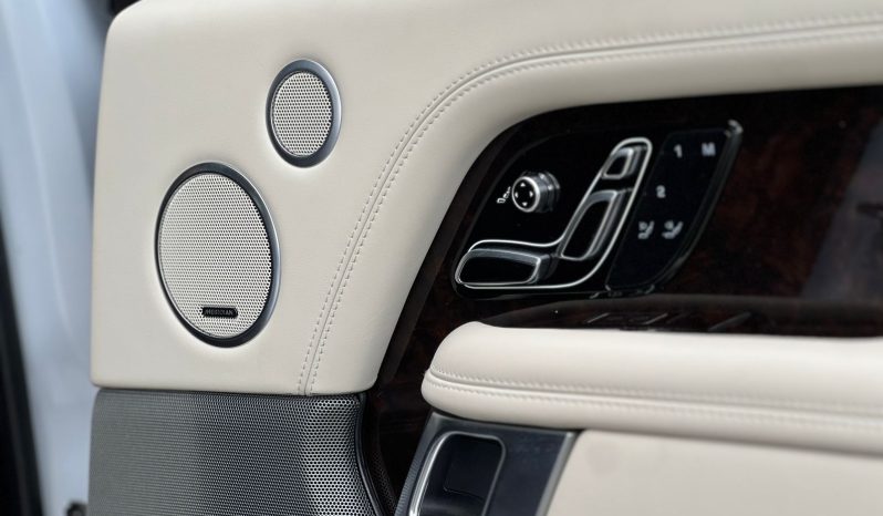 
								Range Rover Vogue full									