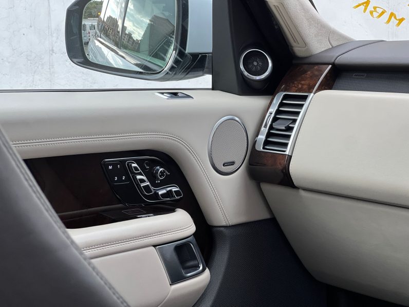 
								Range Rover Vogue full									
