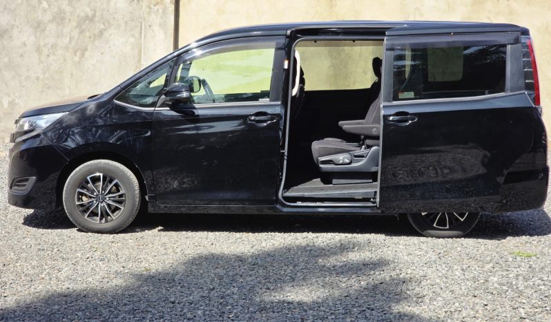 
								Toyota Noah full									