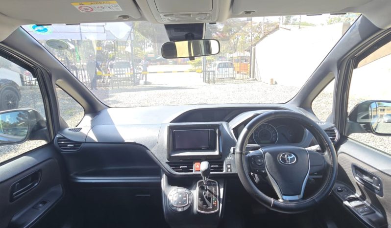 
								Toyota Noah full									