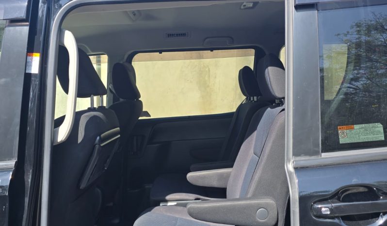 
								Toyota Noah full									