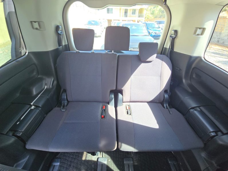
								Toyota Noah full									