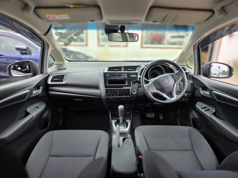
								Honda Fit full									