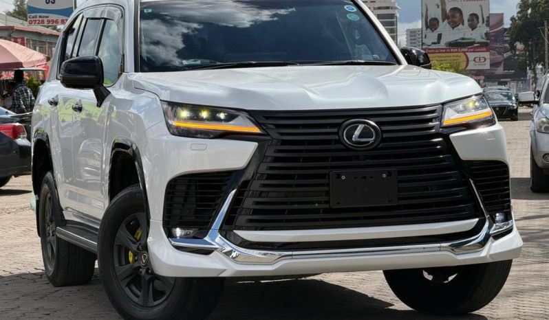 
								Lexus LX600 full									