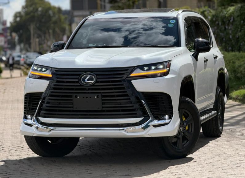 
								Lexus LX600 full									