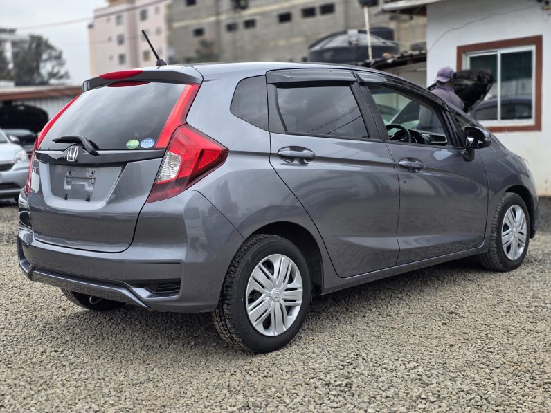 
								Honda Fit full									