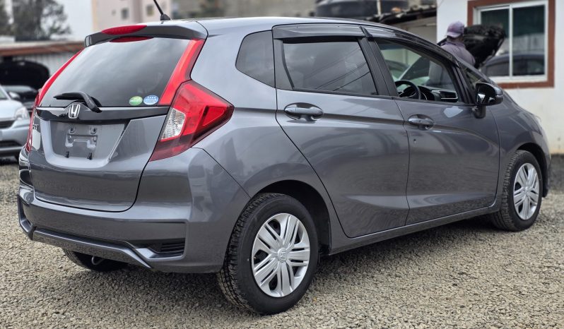 
								Honda Fit full									