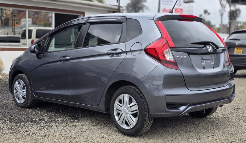 
								Honda Fit full									