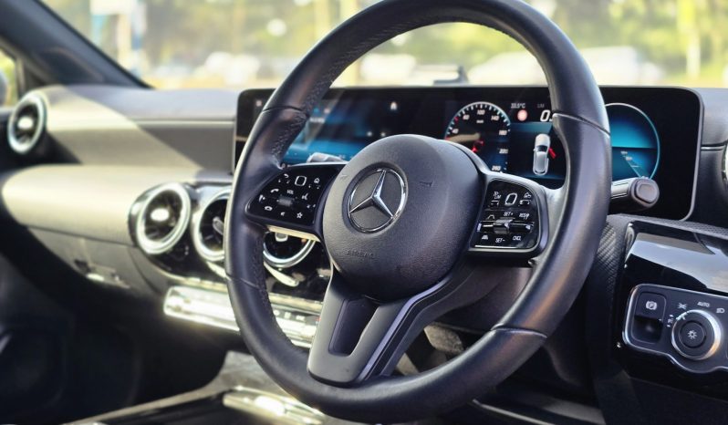 
								Mercedes Benz A180 full									