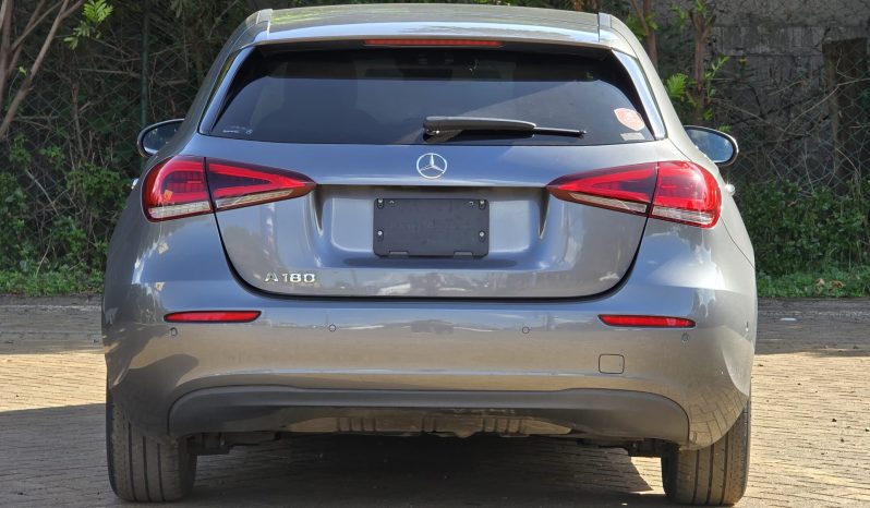 
								Mercedes Benz A180 full									