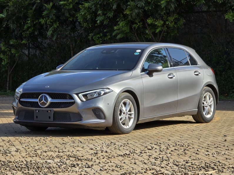 
								Mercedes Benz A180 full									