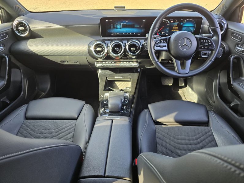 
								Mercedes Benz A180 full									