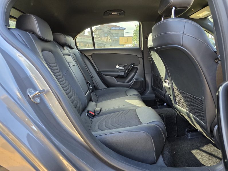 
								Mercedes Benz A180 full									