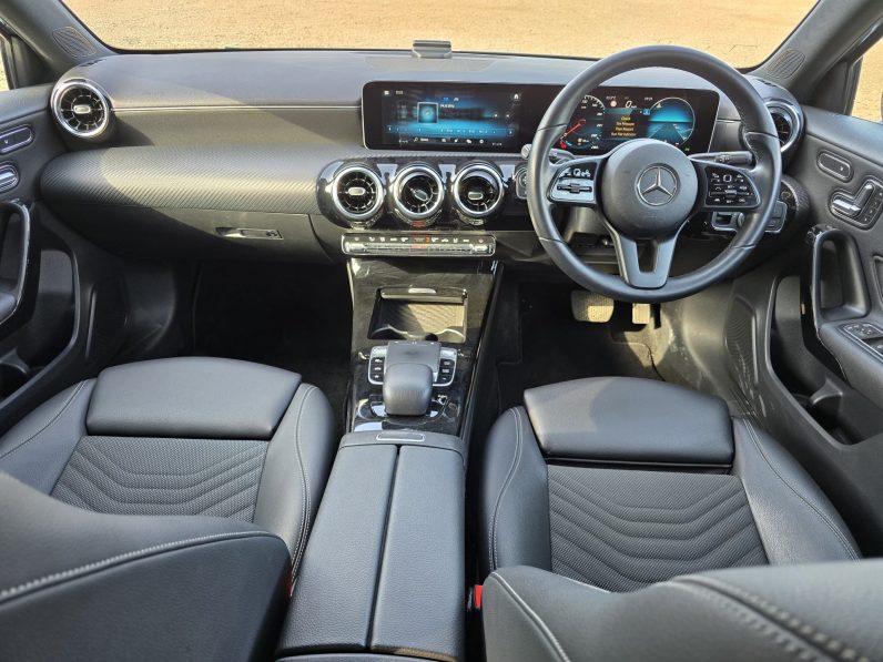 
								Mercedes Benz A180 full									