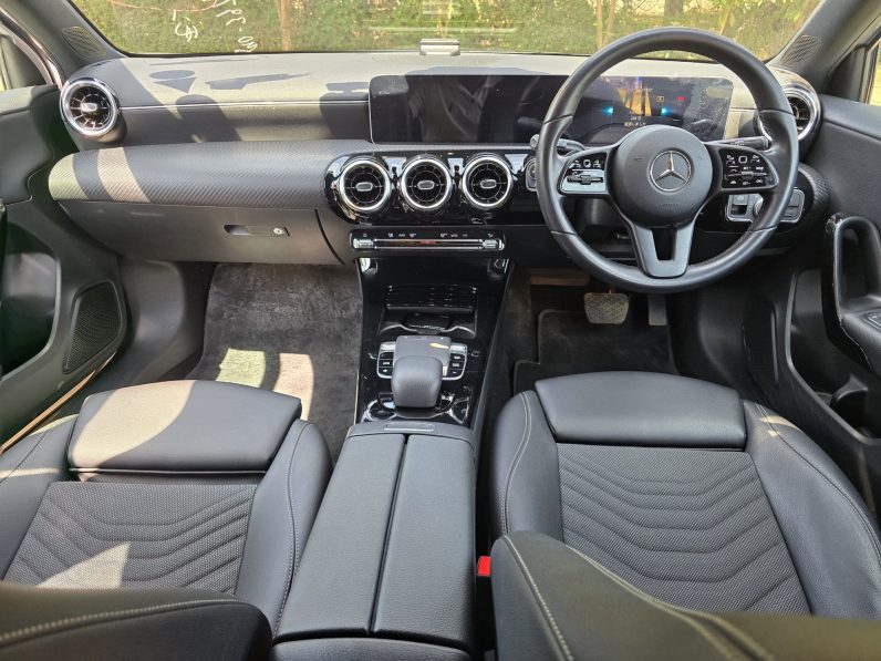 
								Mercedes Benz A180 full									