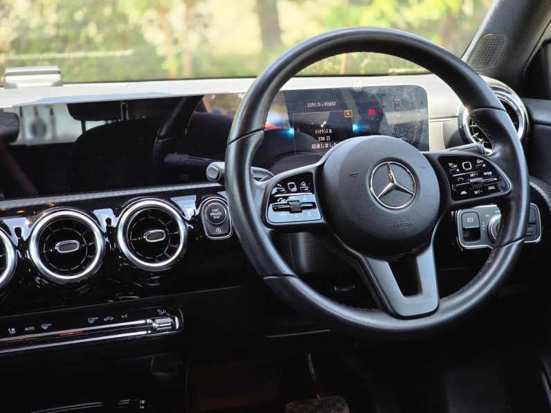 
								Mercedes Benz A180 full									