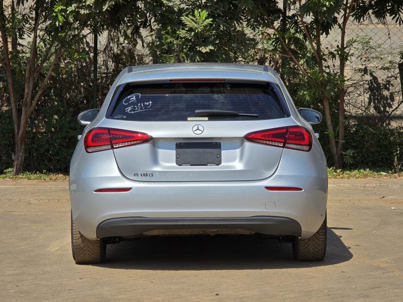 
								Mercedes Benz A180 full									