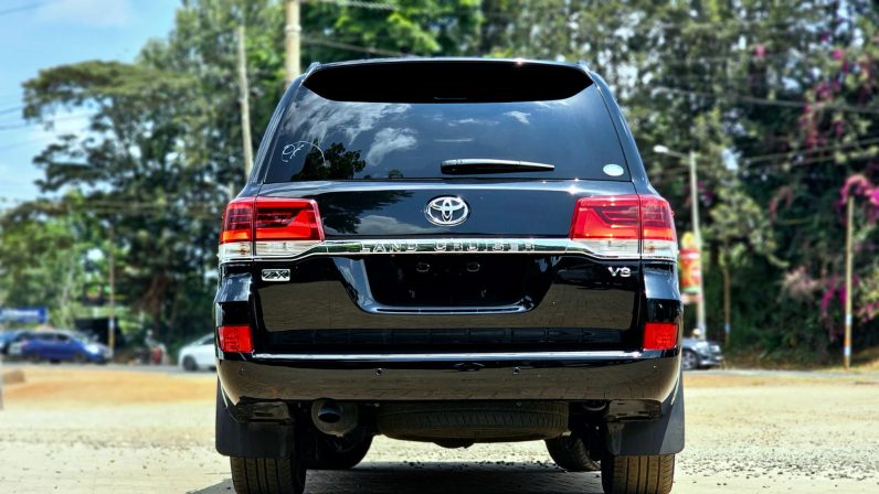 
								Toyota Landcruiser 200 Series ZX full									