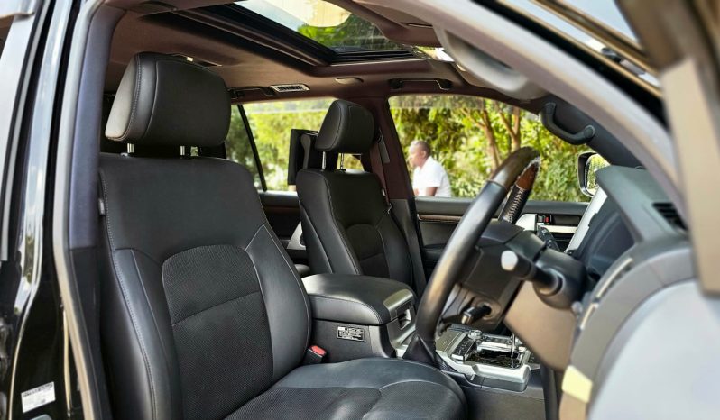 
								Toyota Landcruiser 200 Series ZX full									