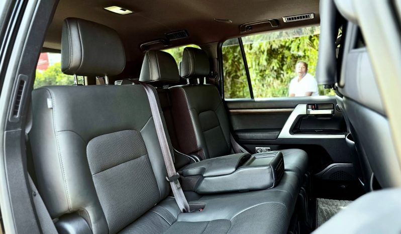 
								Toyota Landcruiser 200 Series ZX full									