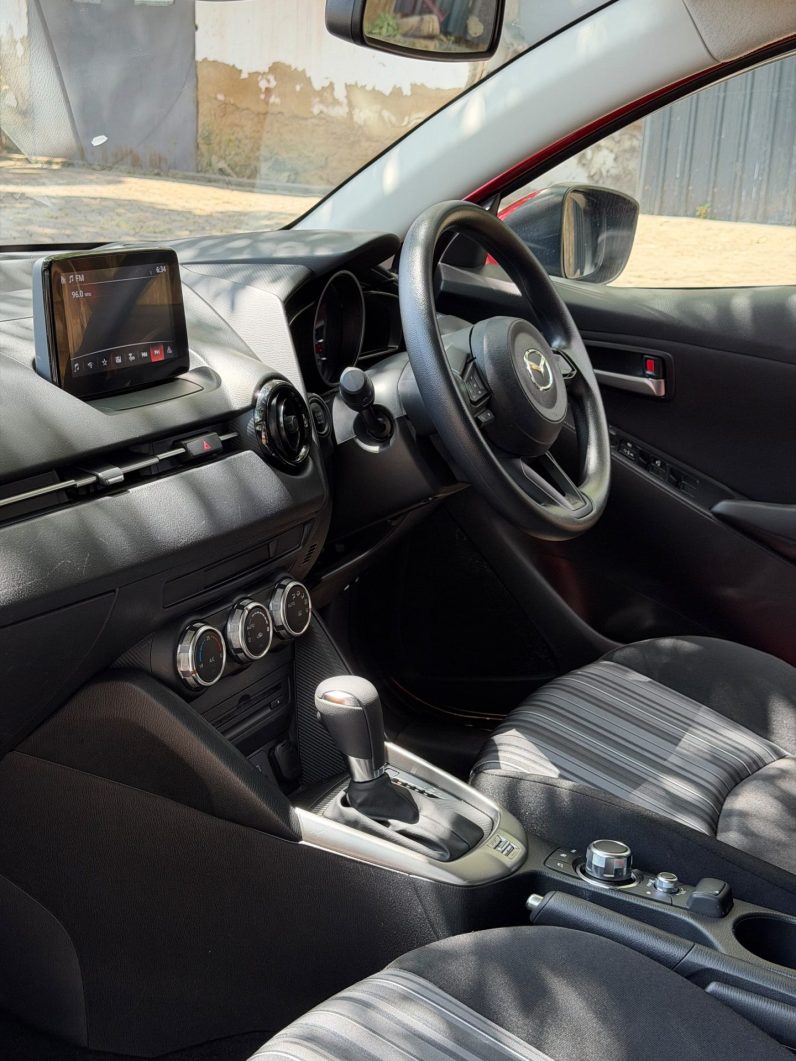 
								Mazda 2 full									