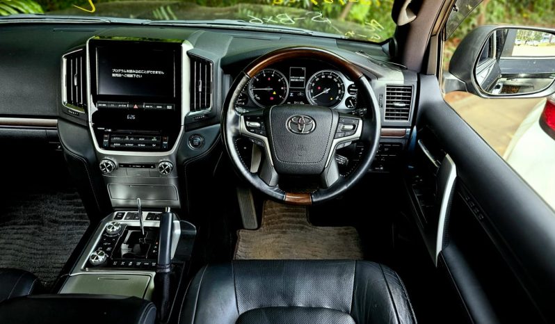
								Toyota Landcruiser 200 Series ZX full									