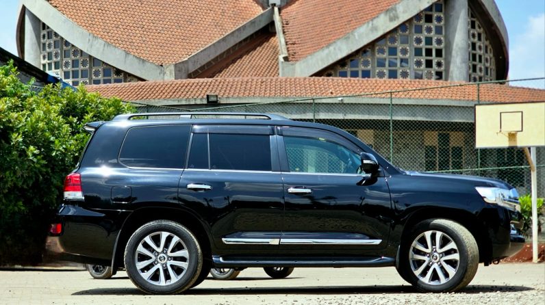 
								Toyota Landcruiser 200 Series ZX full									