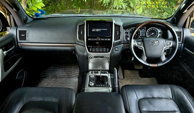 
								Toyota Landcruiser 200 Series ZX full									